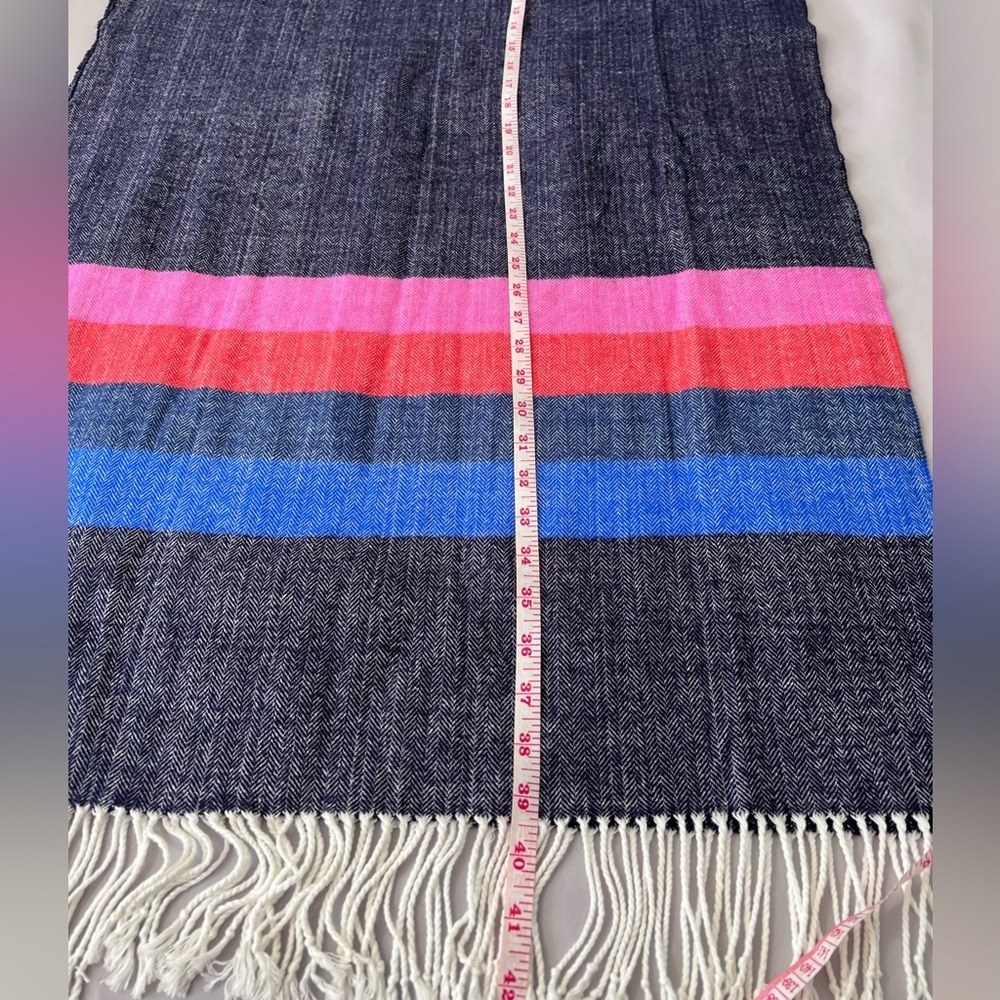 GAP Fringed Scarf - Blue Pink Red - NWOT! - Picture 3 of 9